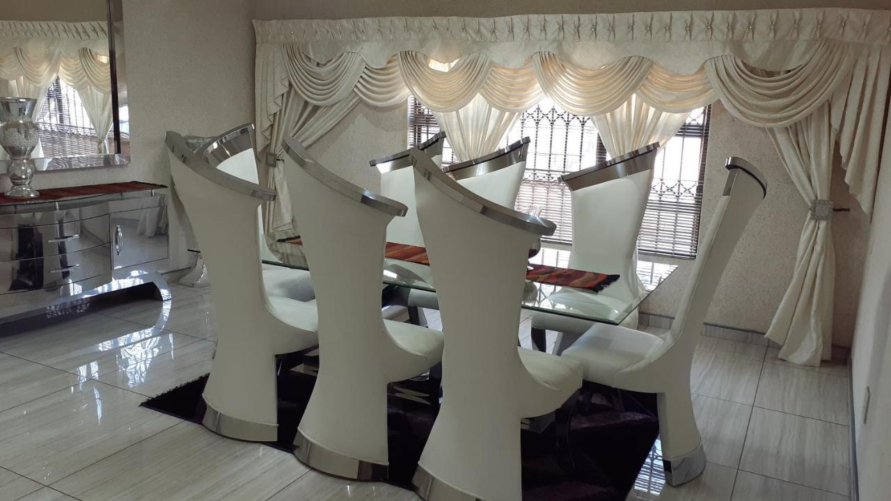 Angelocean Guest House eMalahleni Exterior photo
