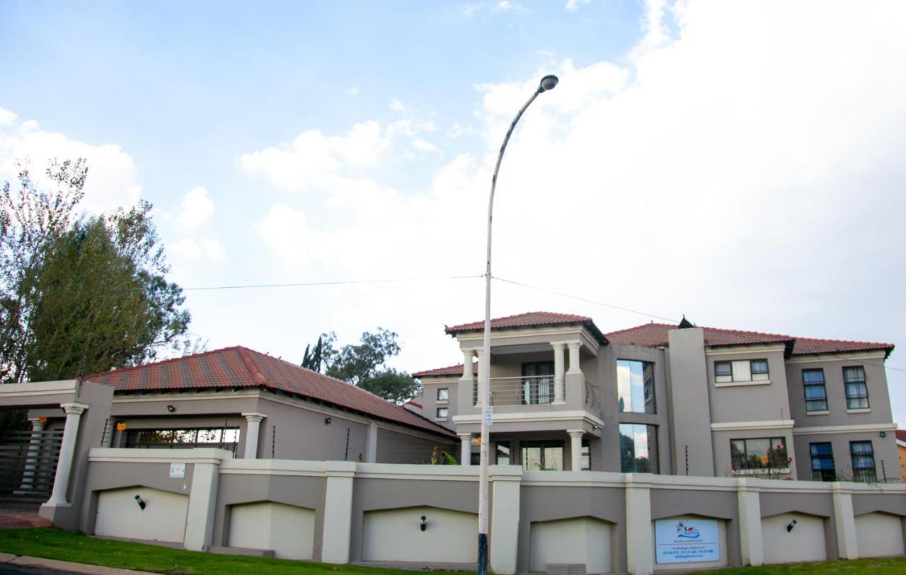 Angelocean Guest House eMalahleni Exterior photo
